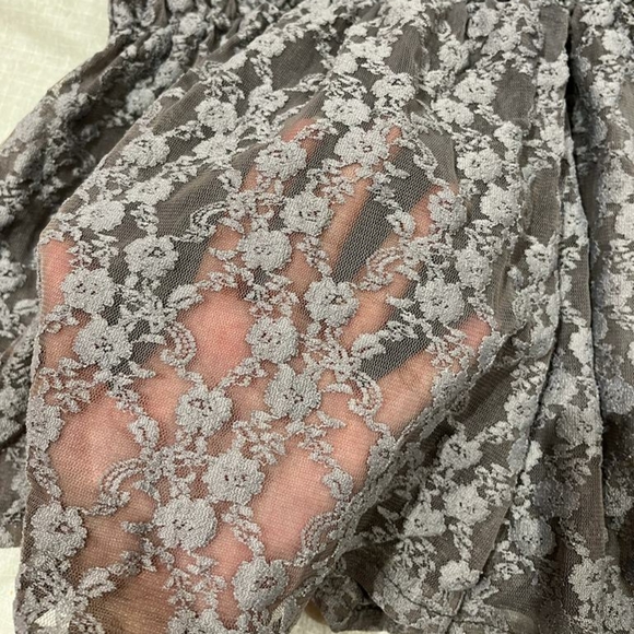 Grey lacey mesh top - Picture 4 of 9